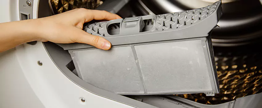 Signs Of A Clogged Dryer Lint Trap in Youngstown, Ohio